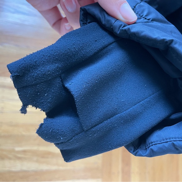 Aritzia Super Puff Black Shorty medium - Picture 8 of 8